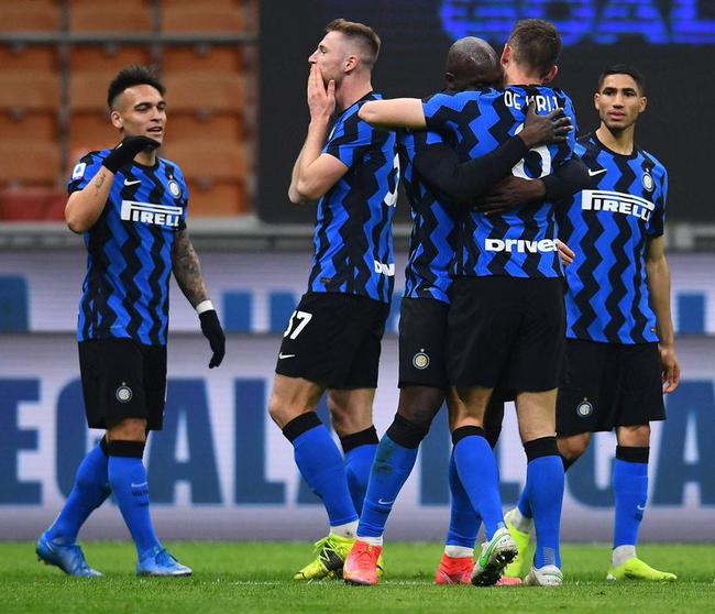  亚特兰大四比二击败莱切，加斯佩里尼球队展现强大火力  